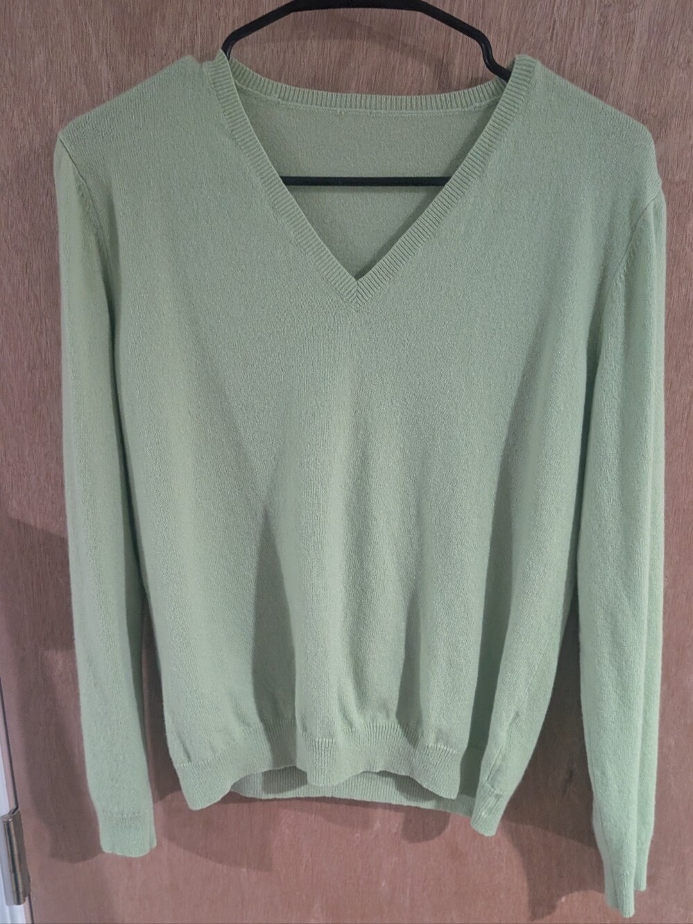 Women’s V-Neck Sweater in Light Green
